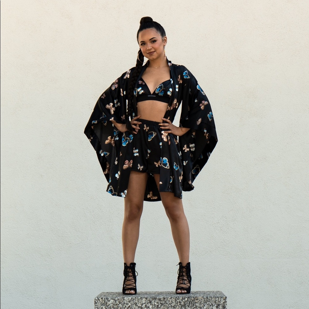 Handmade Satin Butterfly Robe - Picture 9 of 9